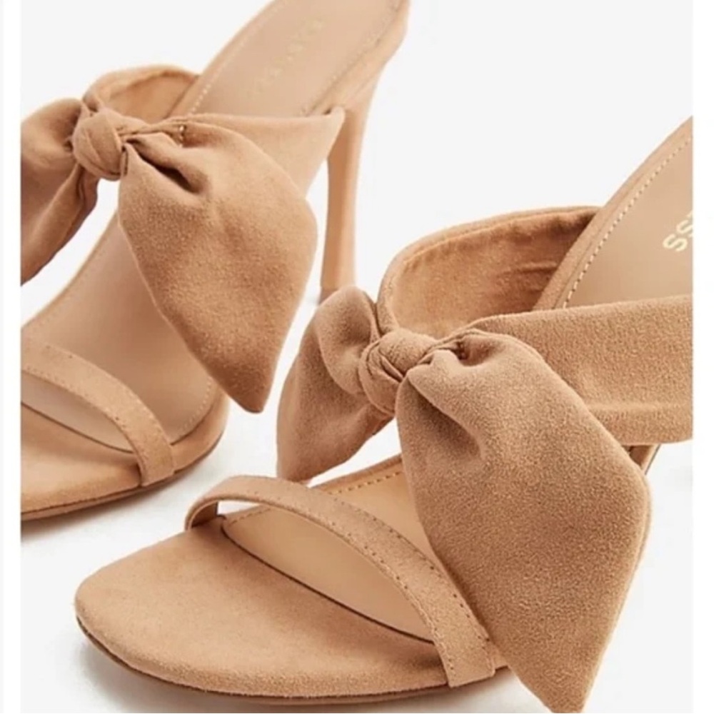 NEW NWT Express Bow Knot Stiletto Sandals. Sz-7